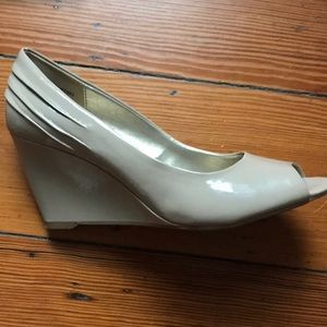 Cream patent leather peep toe wedges. Versatile!